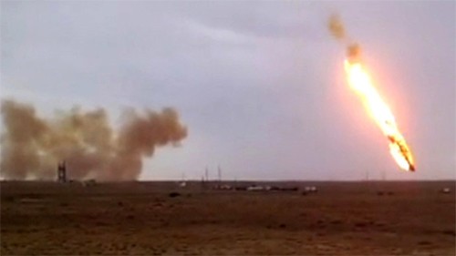 Tên lửa Proton-M bốc cháy và rơi ngay sau khi phóng.